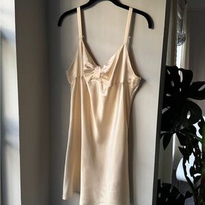 Victoria's Secret Cream Slip